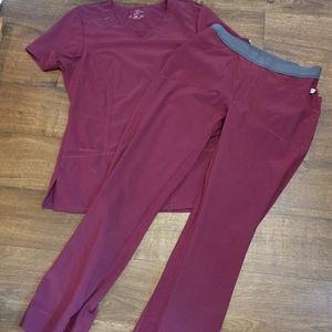Cherokee Infinity scrub set burgundy